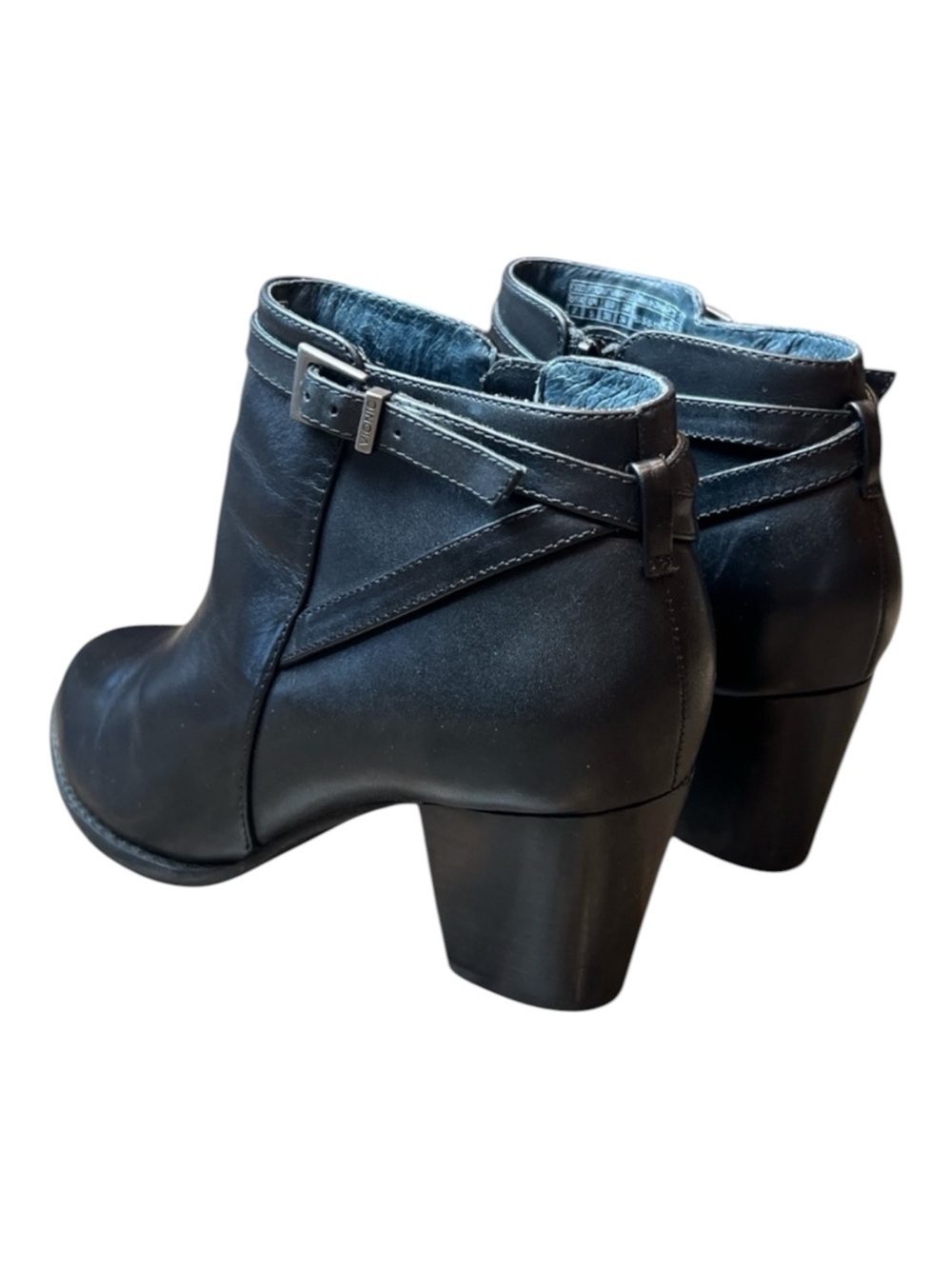 Vionic Upton ankle boots black leather a side zipper closure, a block heel